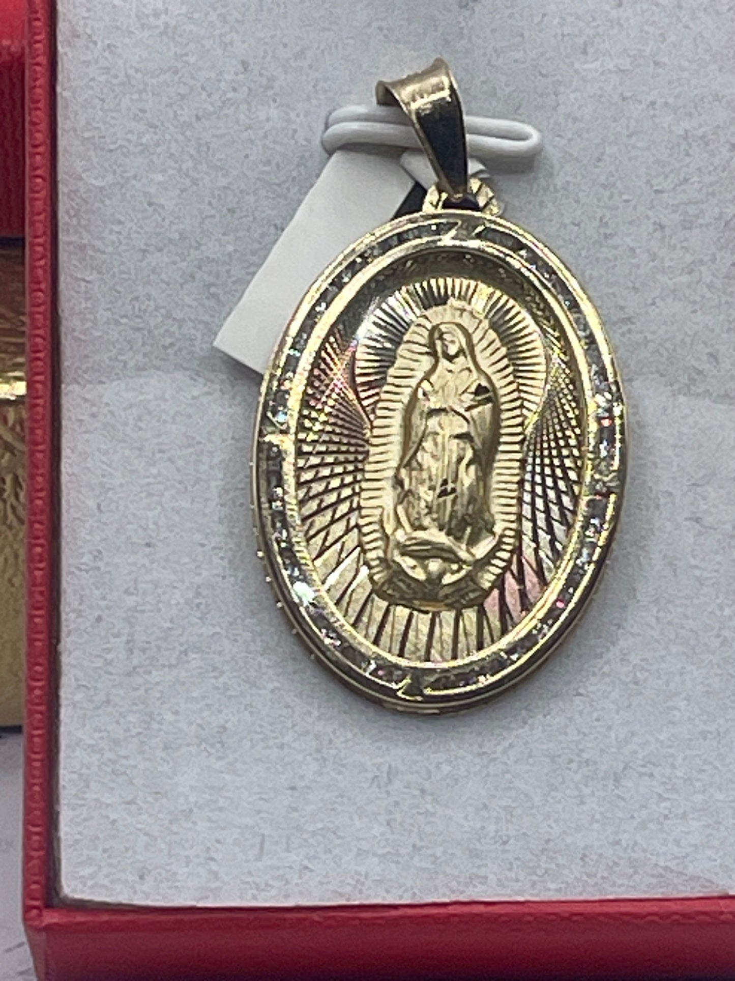Oval Virgen De Guadalupe Pendant 10k