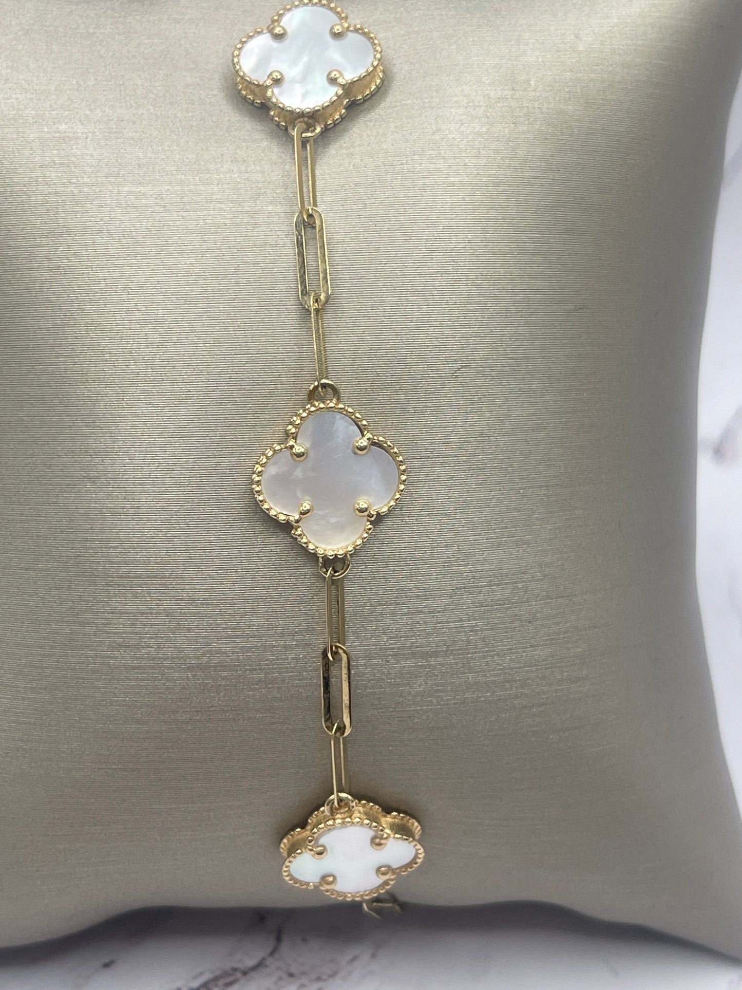 Clover White Bracelet 14k