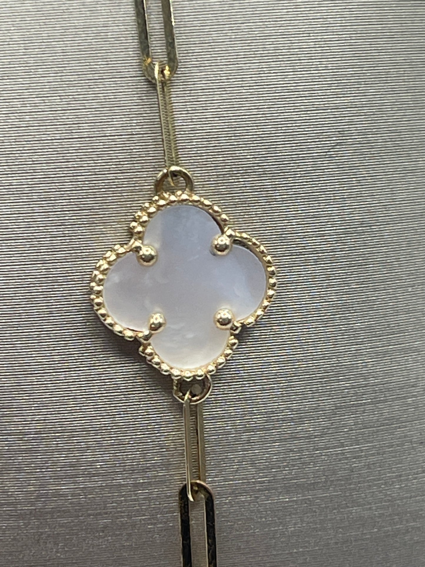 Clover White Bracelet 14k