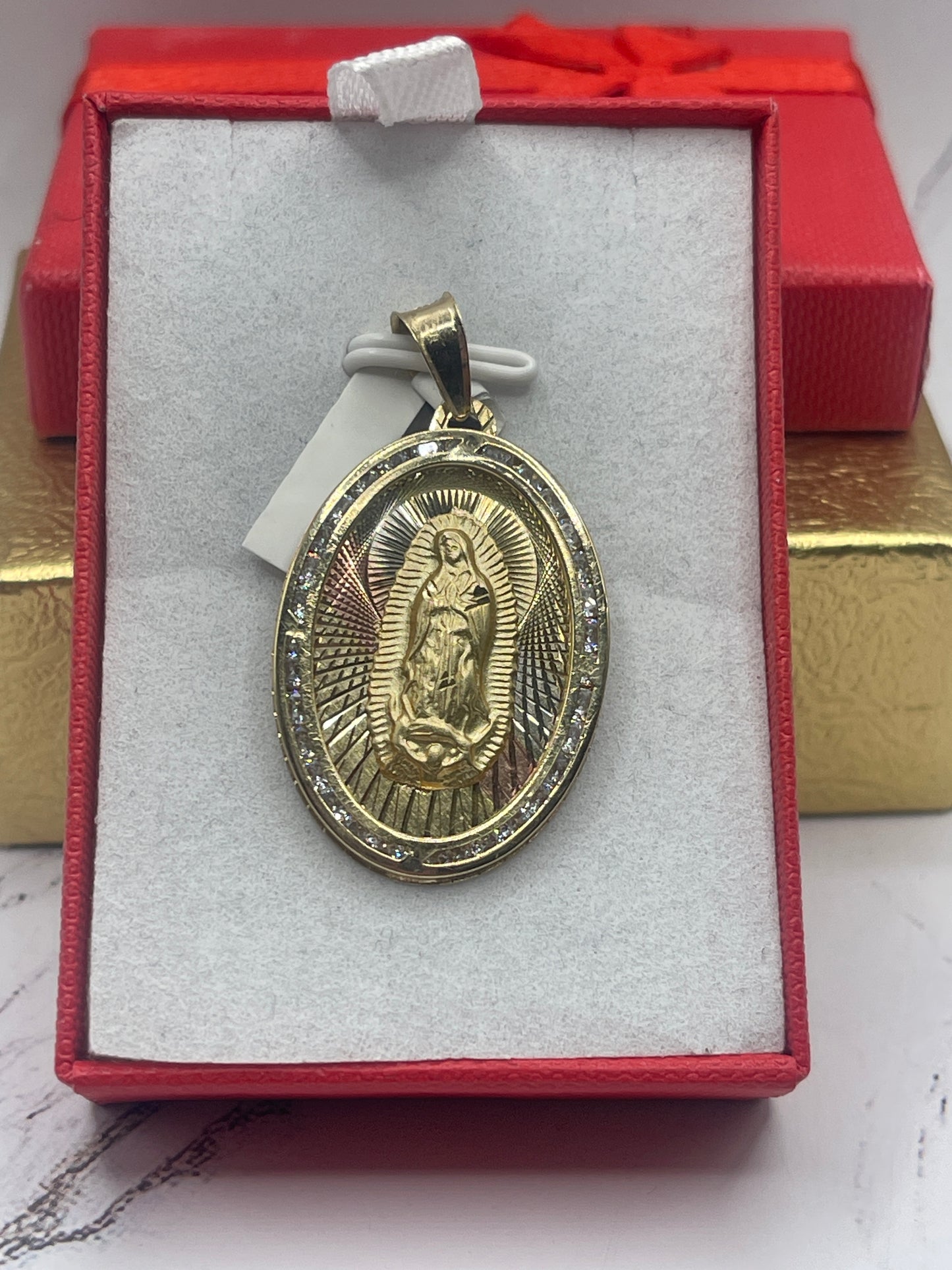 Oval Virgen De Guadalupe Pendant 10k