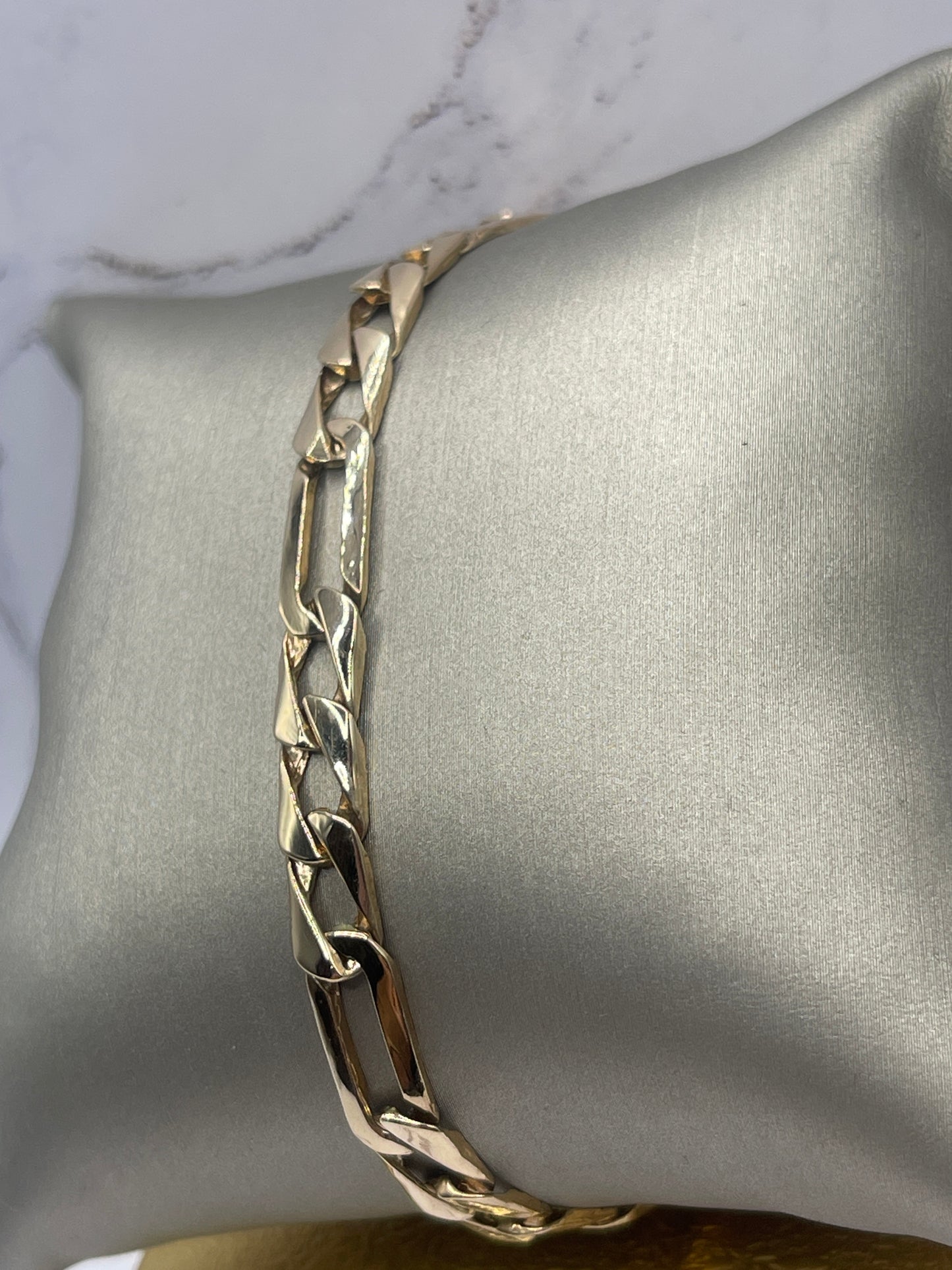 Flat Figaro Bracelet 14k