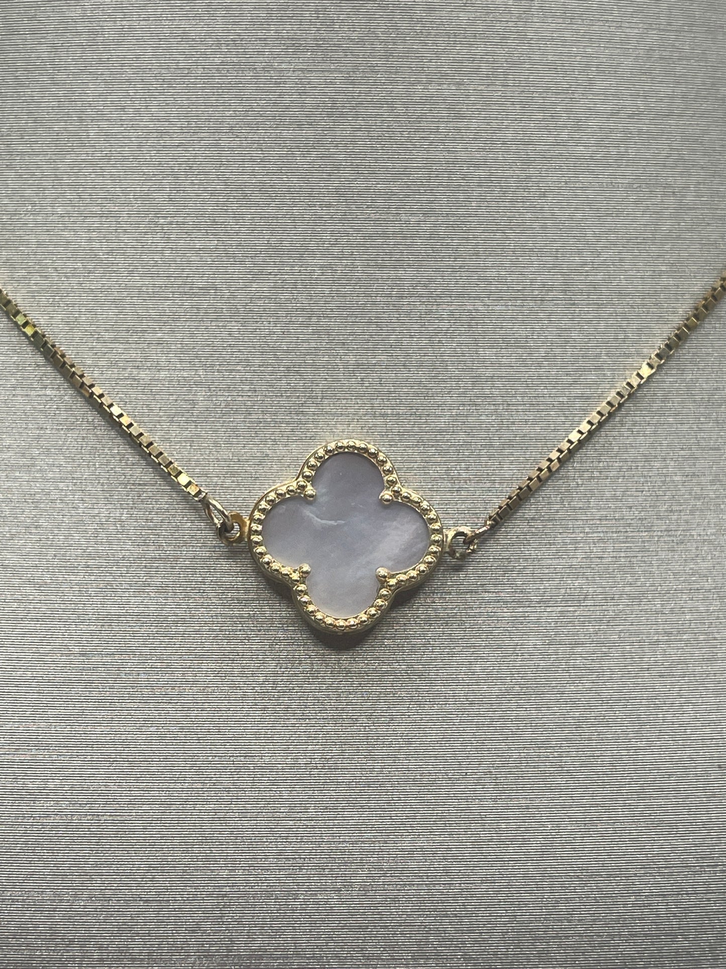 Clover White Necklace 14k