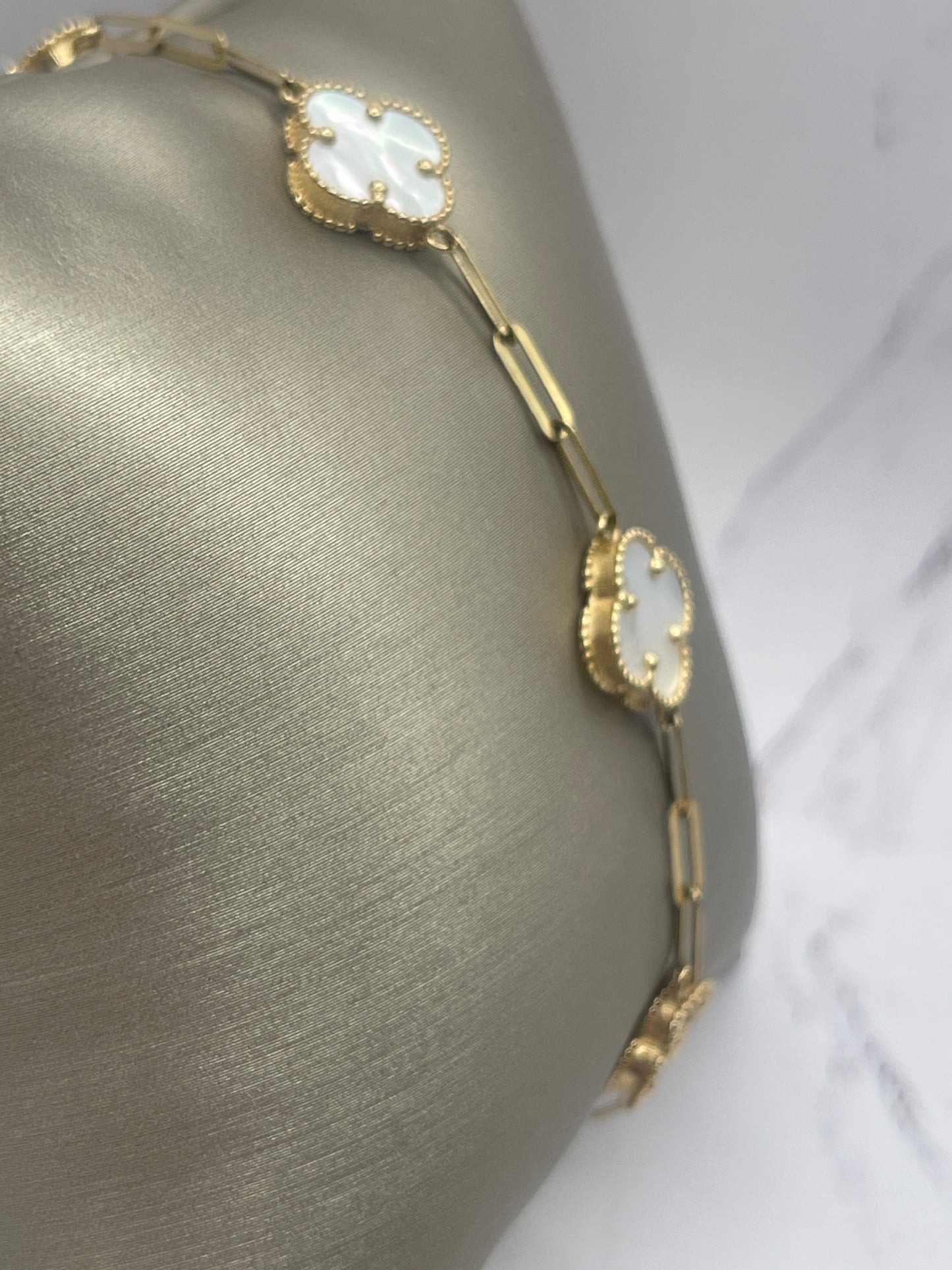 Clover White Bracelet 14k