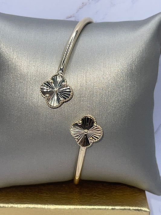 Flower Bangle 14k