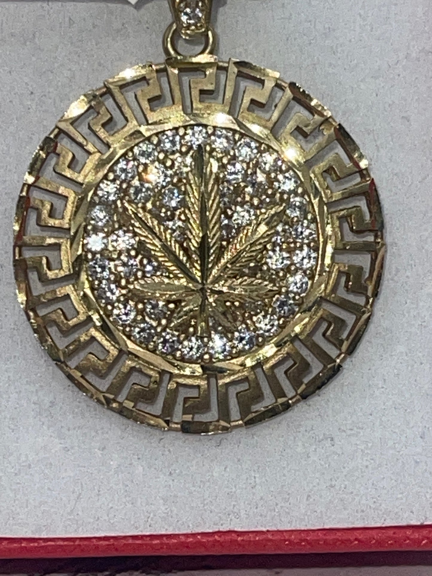 Leaf Cz Circle Pendent 10k