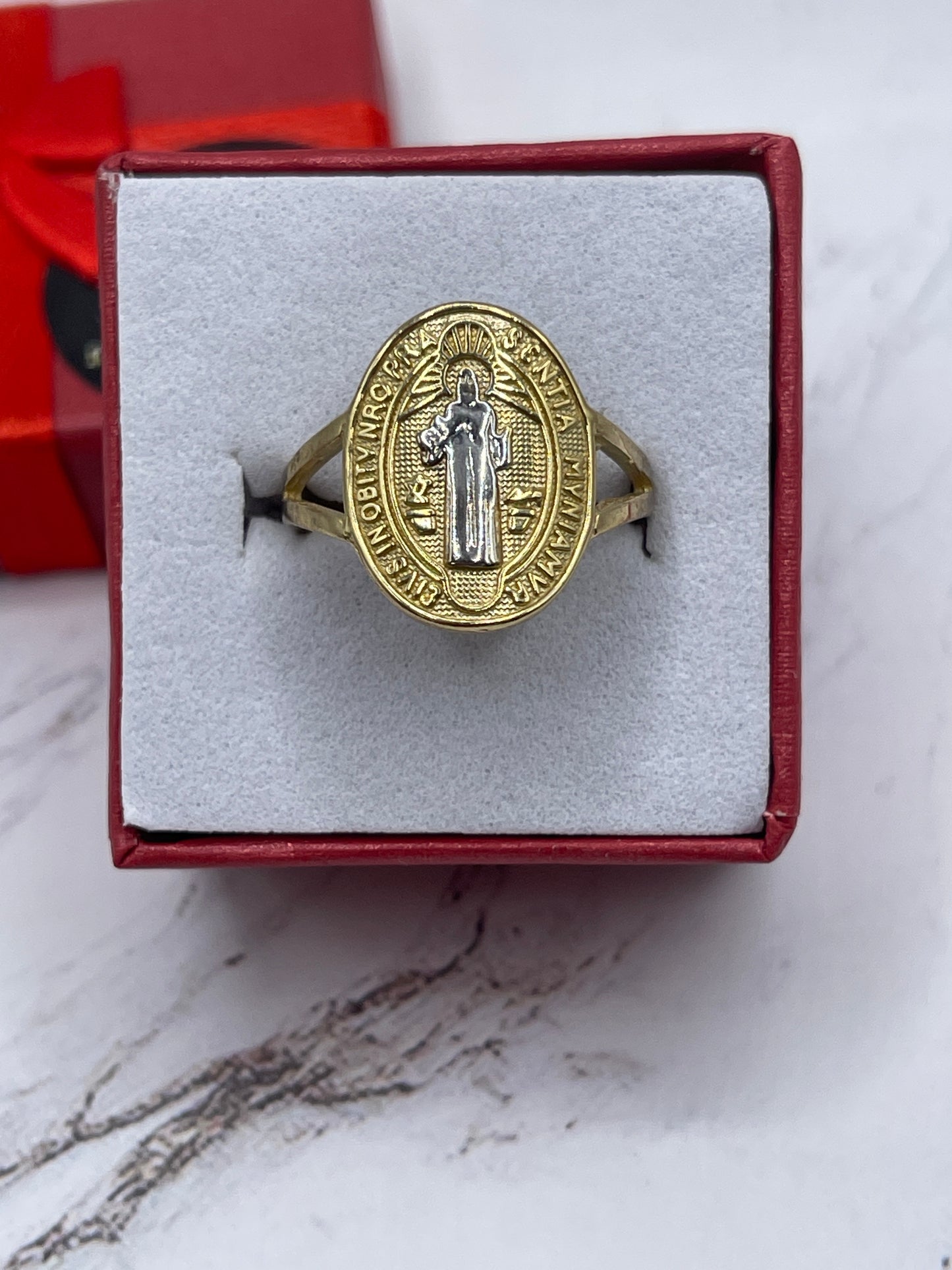 St Benito Oval Ring 10k