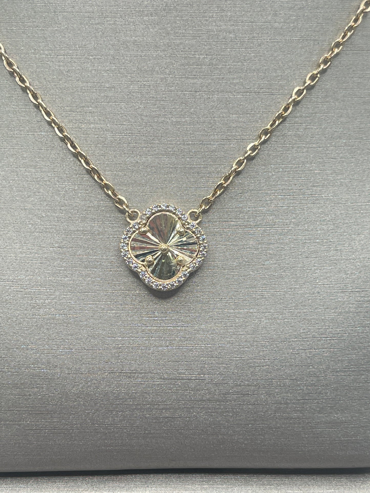 Gold Cz Clover Necklace 14k