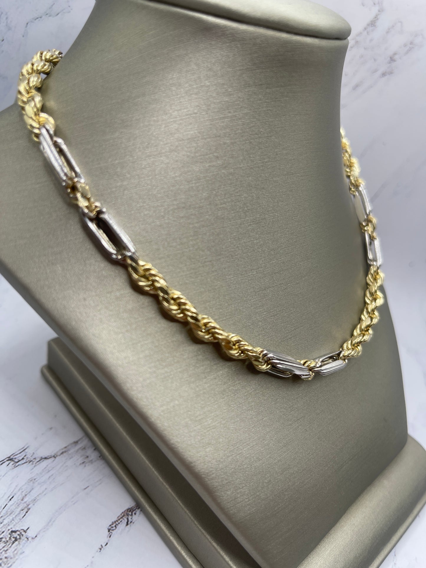Figarope Hollow Chain 14k