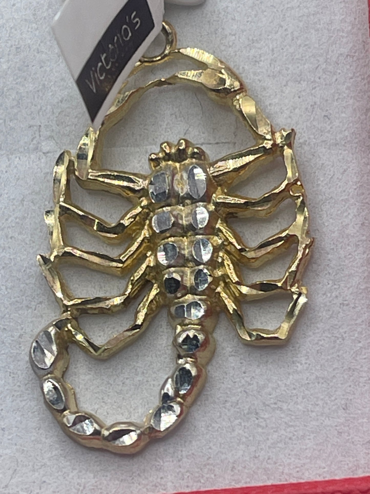 Scorpion Pendent 10k
