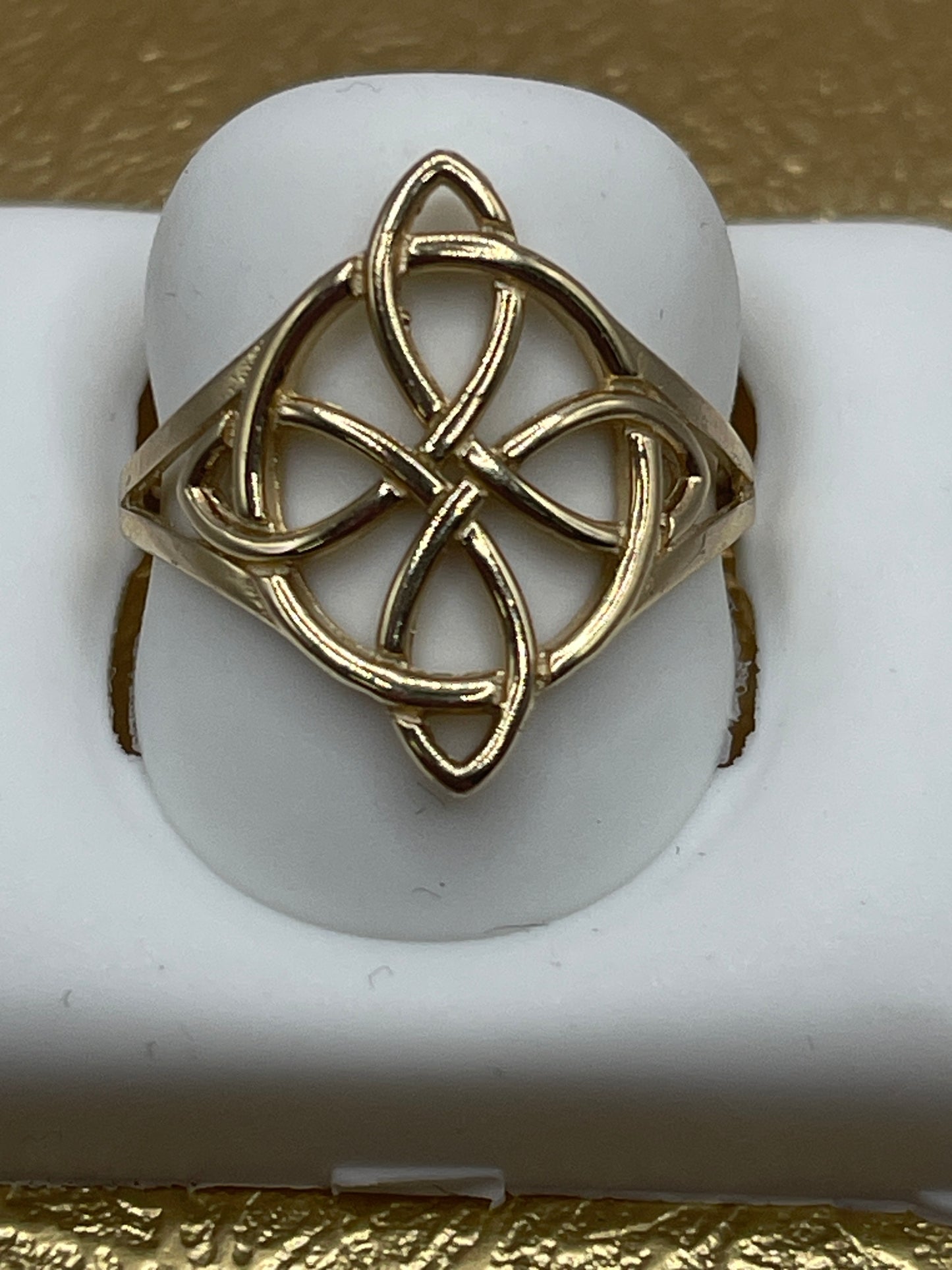 Nudo De Bruja Ring 14k