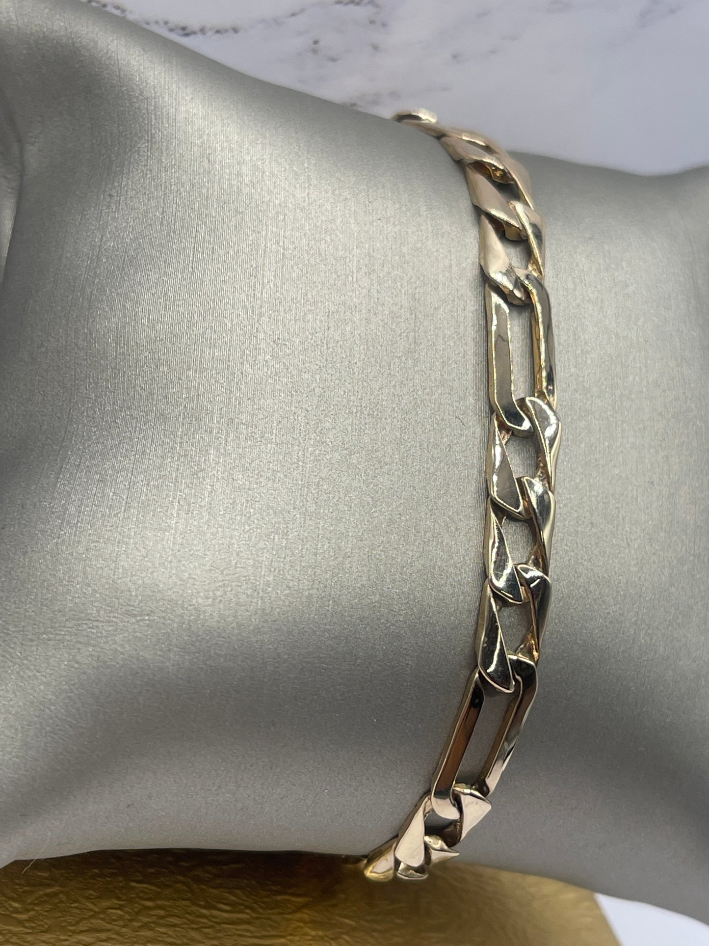 Flat Figaro Bracelet 14k
