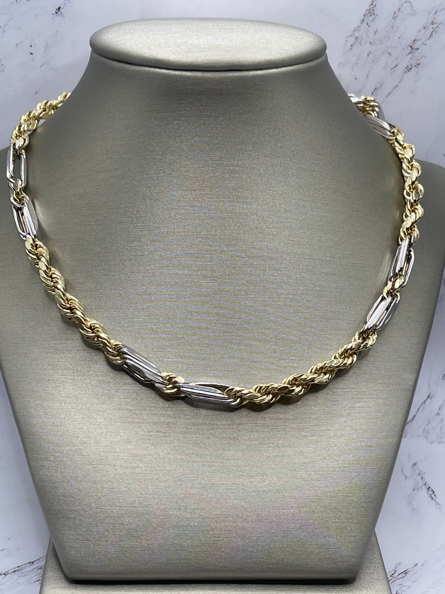 Figarope Hollow Chain 14k