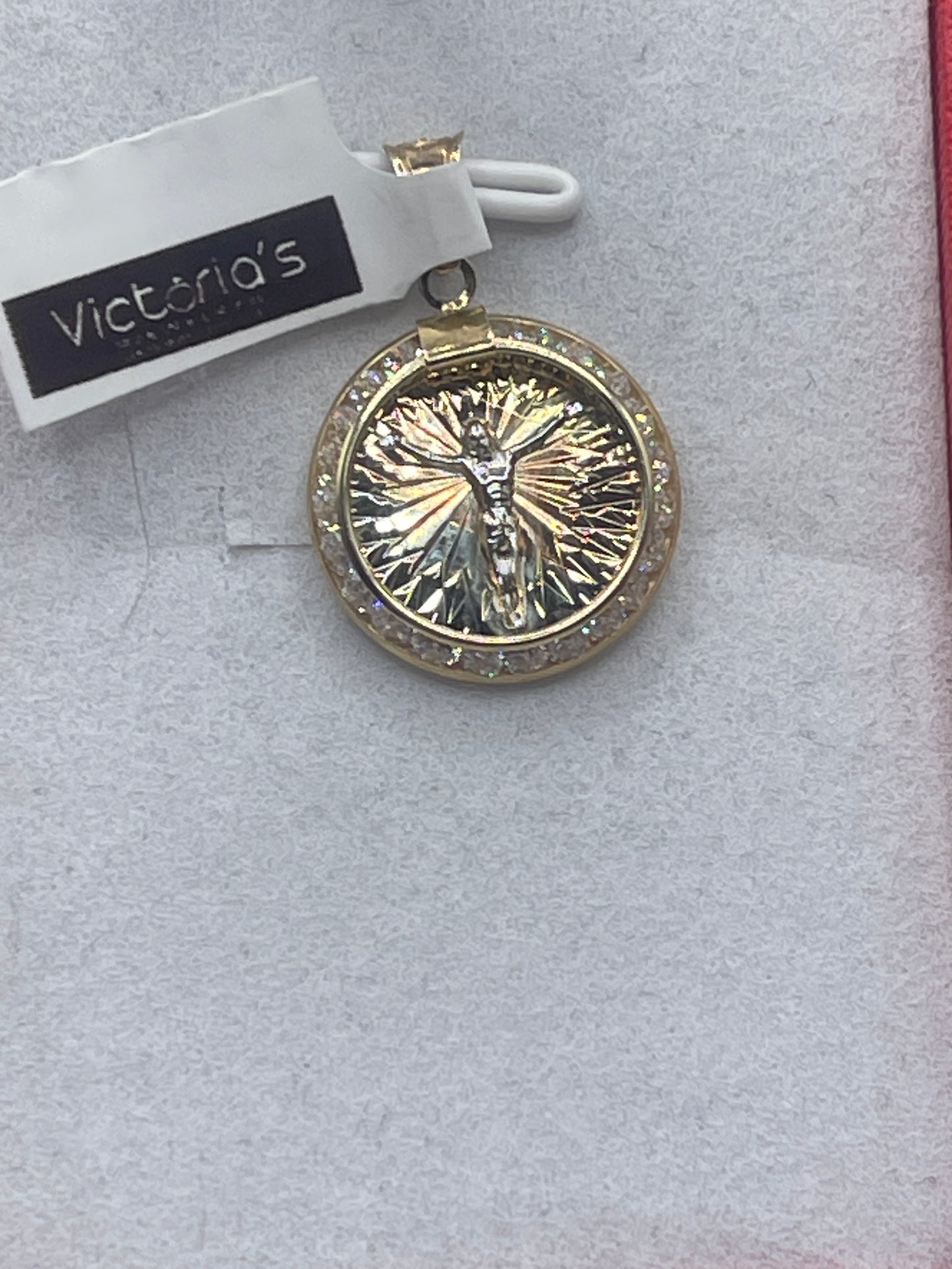 Medallion Jesus Pendent 10k