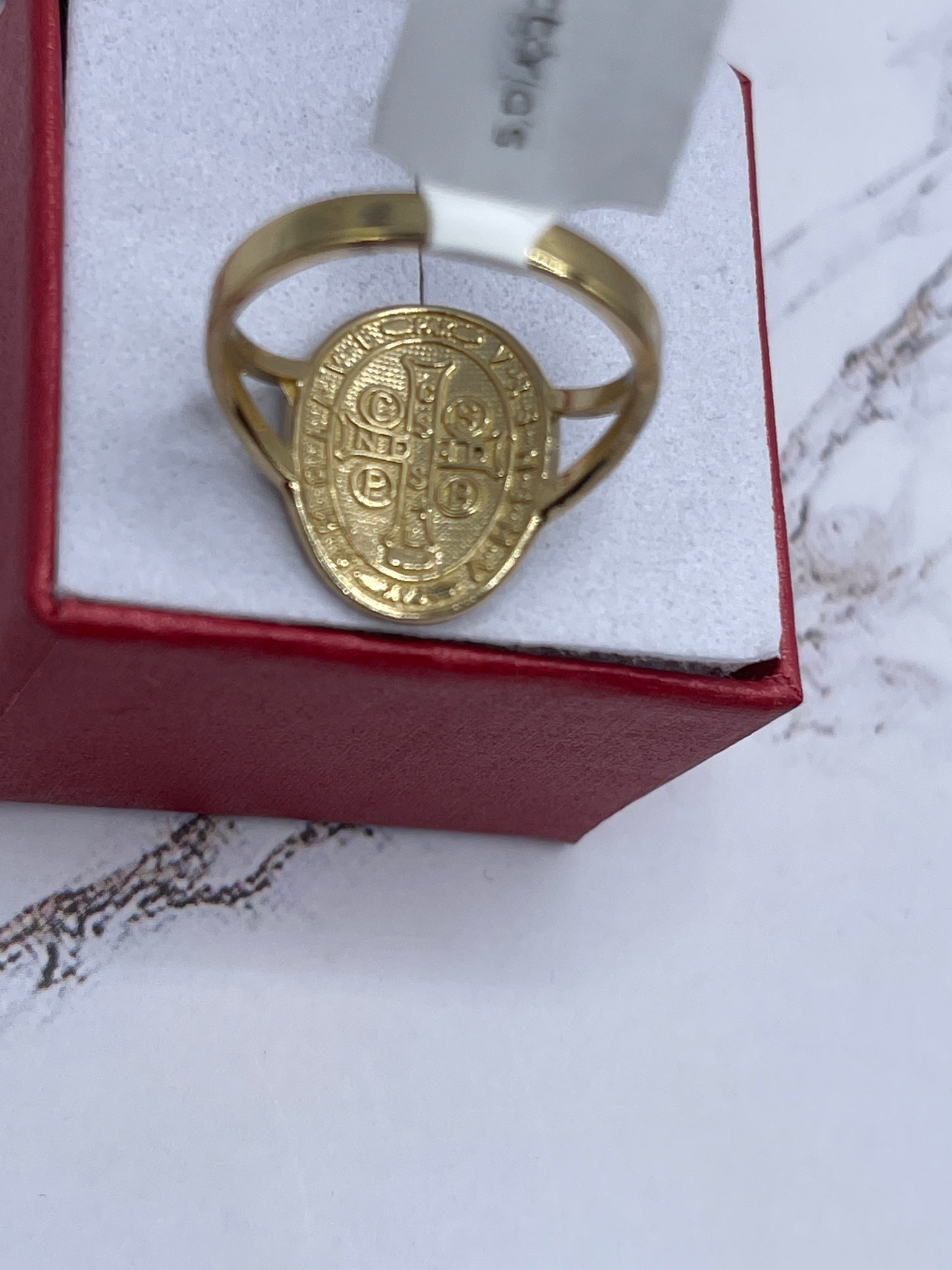 St Benito Oval Ring 10k