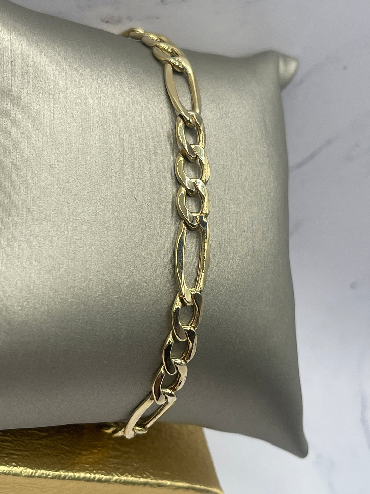 Figaro Bracelet 14k