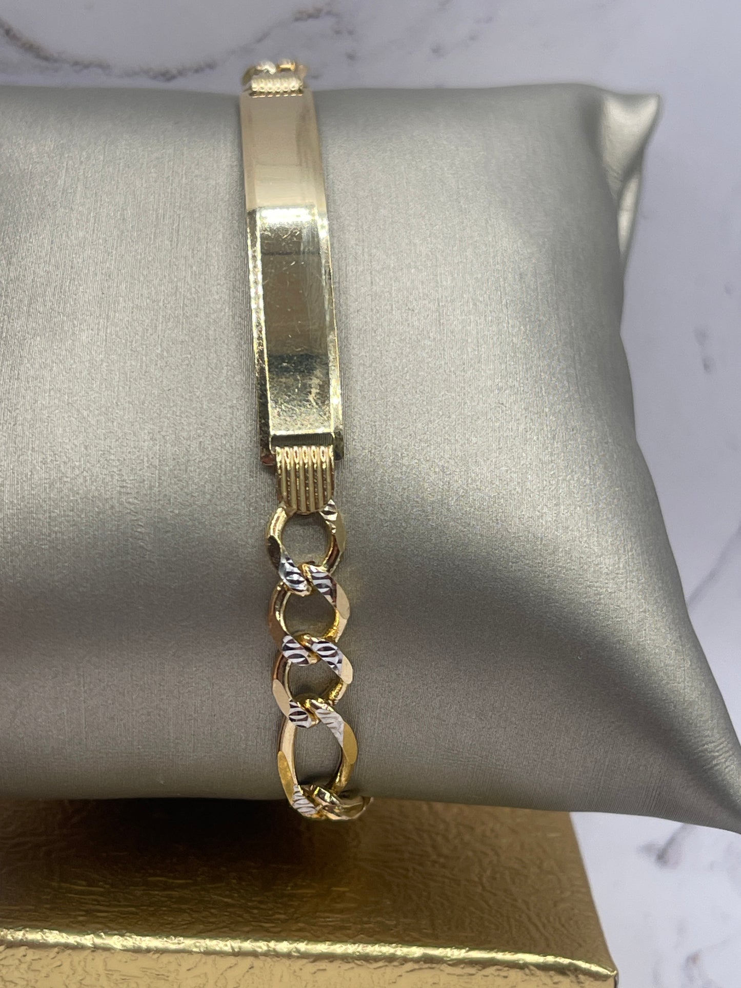 ID Figaro DC Bracelet 10k