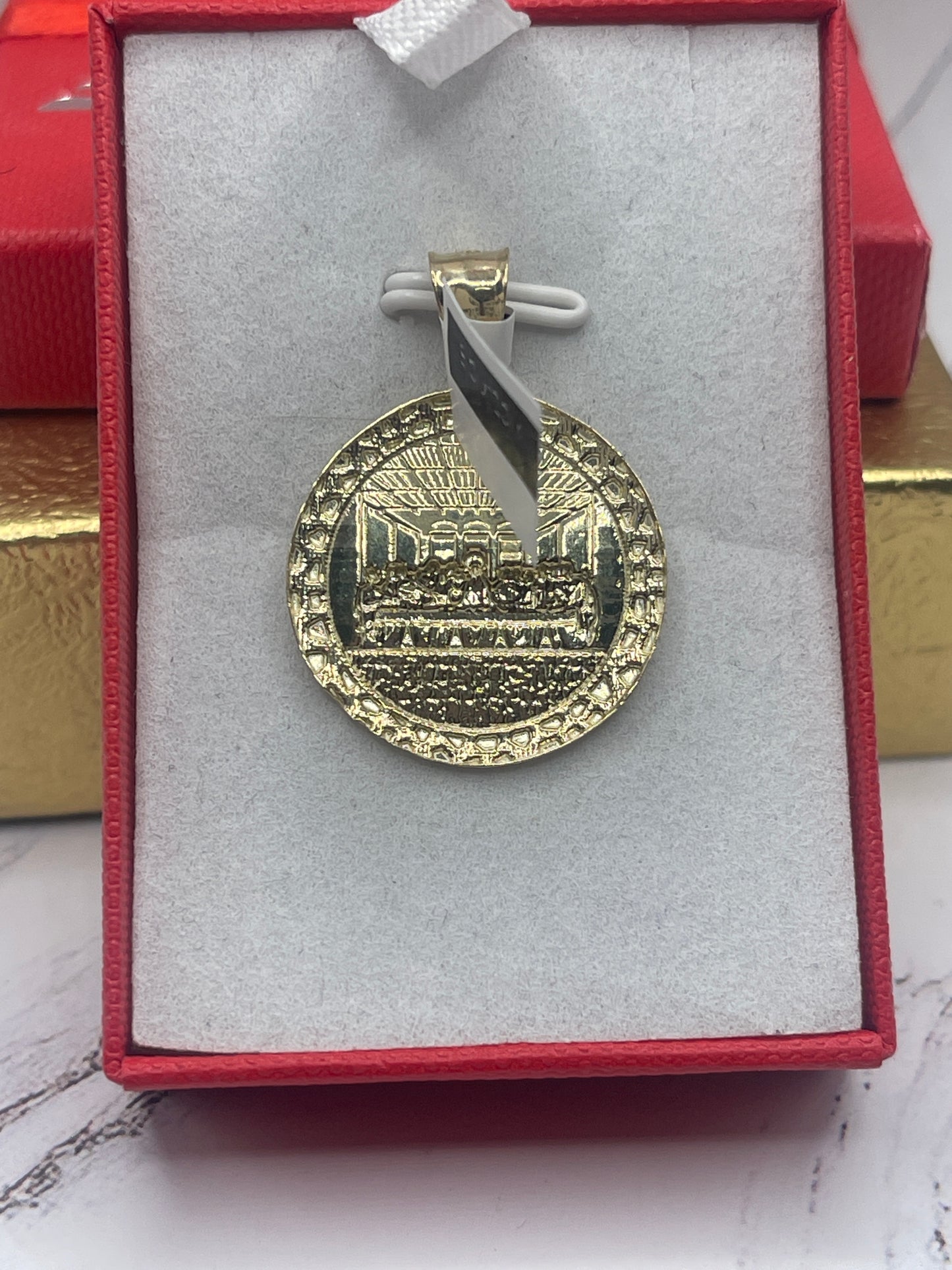 Last Supper Medallion Pendent 10k