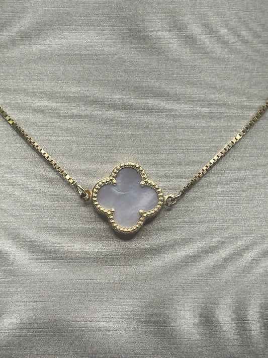 Clover White Necklace 14k