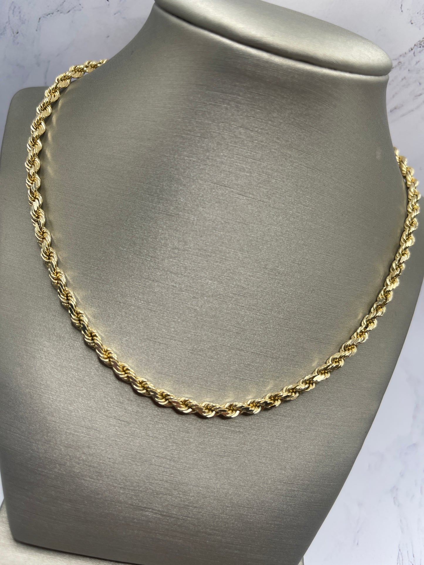 Rope Solid Chain. 14k